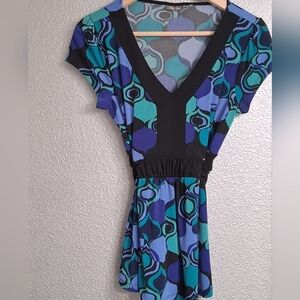 Apt. 9 Multicolor Tunic  With A V Neck & Cap Sleeves    Size PMI
